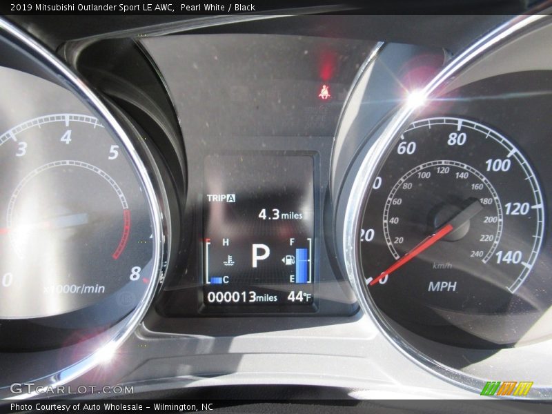 Pearl White / Black 2019 Mitsubishi Outlander Sport LE AWC