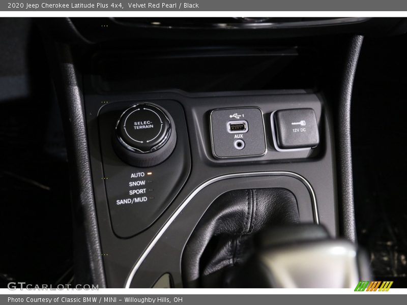 Velvet Red Pearl / Black 2020 Jeep Cherokee Latitude Plus 4x4
