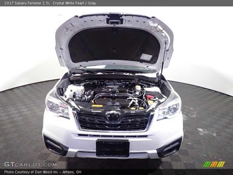 Crystal White Pearl / Gray 2017 Subaru Forester 2.5i