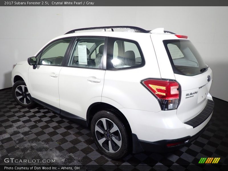 Crystal White Pearl / Gray 2017 Subaru Forester 2.5i