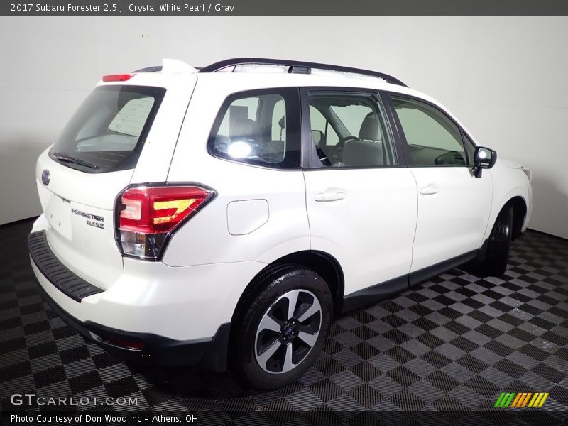 Crystal White Pearl / Gray 2017 Subaru Forester 2.5i