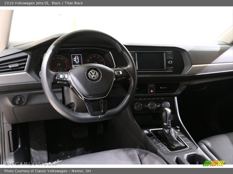 Black / Titan Black 2019 Volkswagen Jetta SE