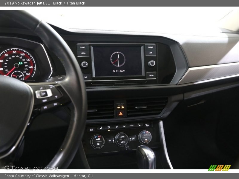 Black / Titan Black 2019 Volkswagen Jetta SE