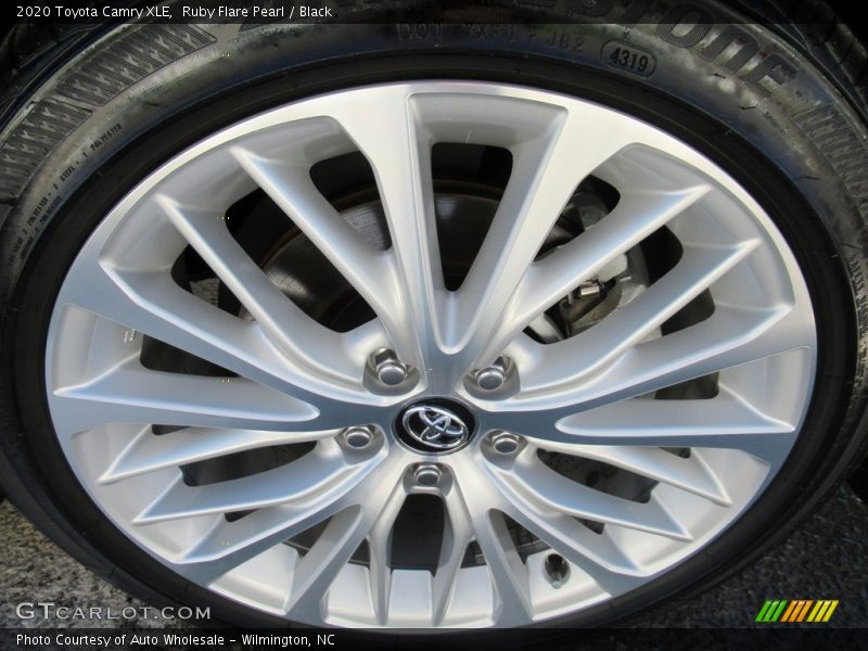 Ruby Flare Pearl / Black 2020 Toyota Camry XLE