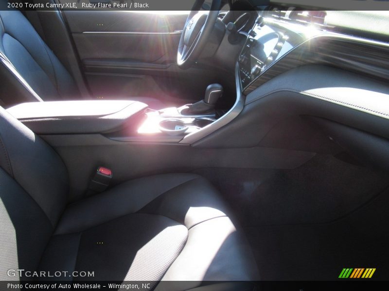 Ruby Flare Pearl / Black 2020 Toyota Camry XLE