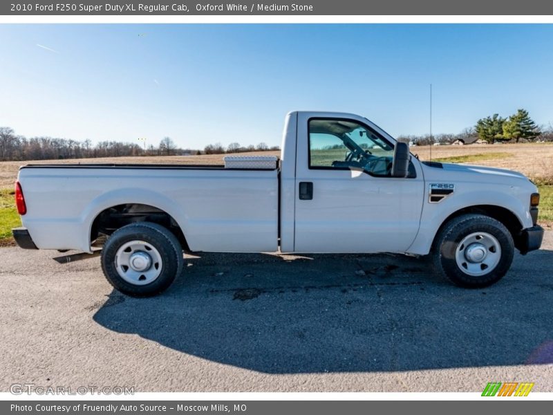 Oxford White / Medium Stone 2010 Ford F250 Super Duty XL Regular Cab