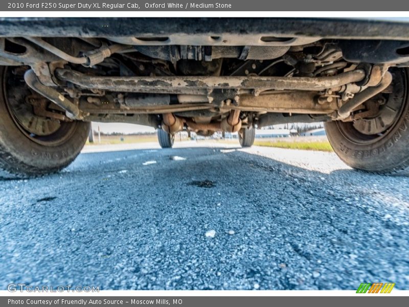 Oxford White / Medium Stone 2010 Ford F250 Super Duty XL Regular Cab