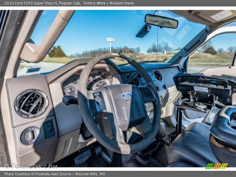 Oxford White / Medium Stone 2010 Ford F250 Super Duty XL Regular Cab