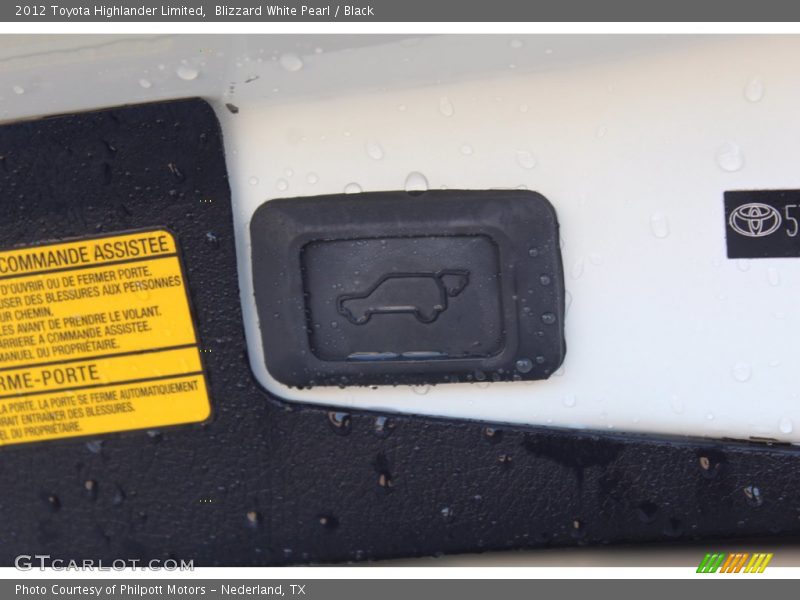 Blizzard White Pearl / Black 2012 Toyota Highlander Limited