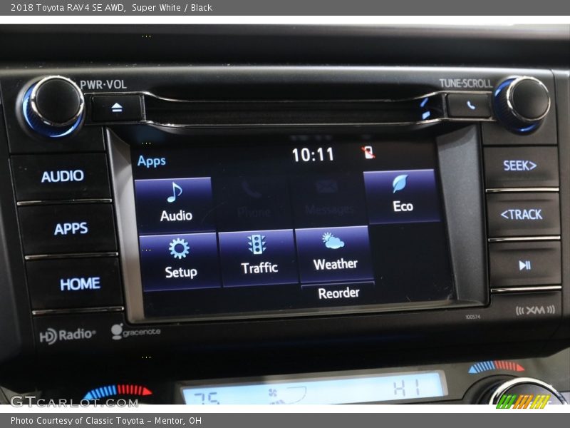 Super White / Black 2018 Toyota RAV4 SE AWD