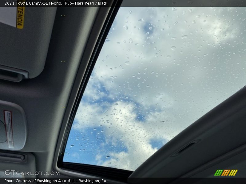 Ruby Flare Pearl / Black 2021 Toyota Camry XSE Hybrid