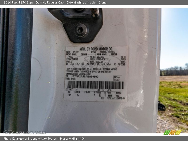 Oxford White / Medium Stone 2010 Ford F250 Super Duty XL Regular Cab