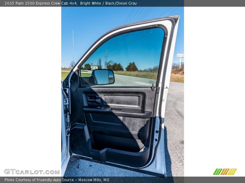Bright White / Black/Diesel Gray 2015 Ram 1500 Express Crew Cab 4x4