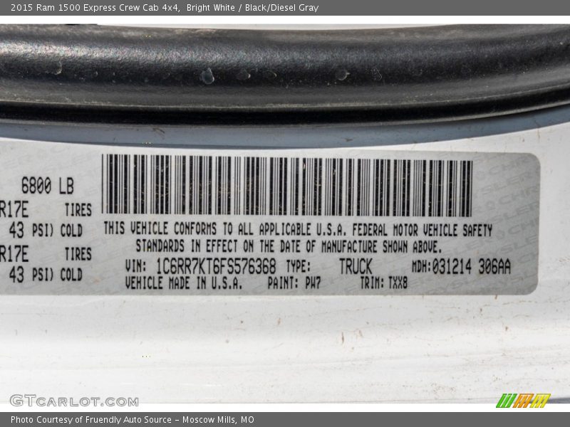 Bright White / Black/Diesel Gray 2015 Ram 1500 Express Crew Cab 4x4