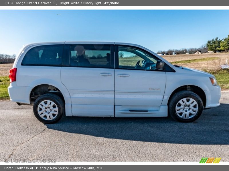 Bright White / Black/Light Graystone 2014 Dodge Grand Caravan SE