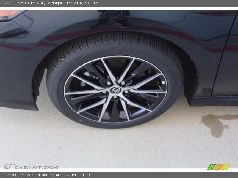 Midnight Black Metallic / Black 2021 Toyota Camry SE