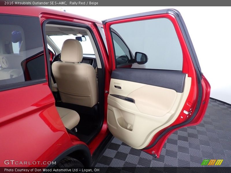 Rally Red / Beige 2016 Mitsubishi Outlander SE S-AWC
