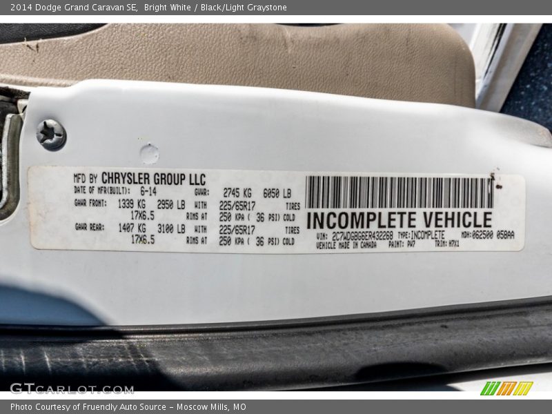 Bright White / Black/Light Graystone 2014 Dodge Grand Caravan SE