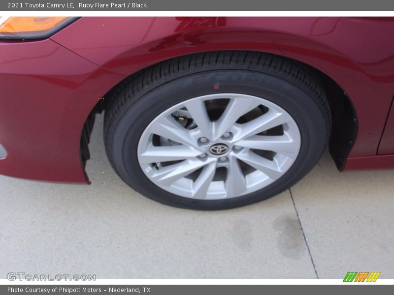 Ruby Flare Pearl / Black 2021 Toyota Camry LE
