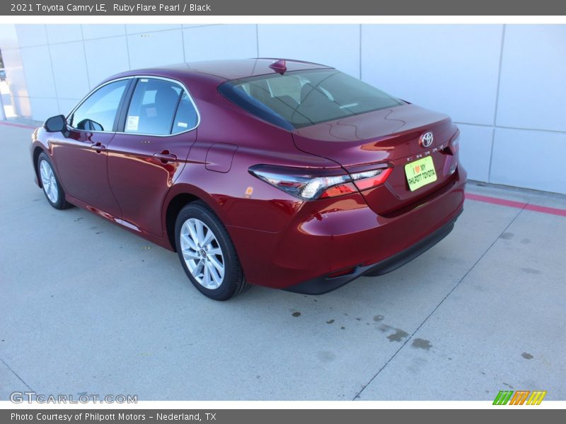 Ruby Flare Pearl / Black 2021 Toyota Camry LE