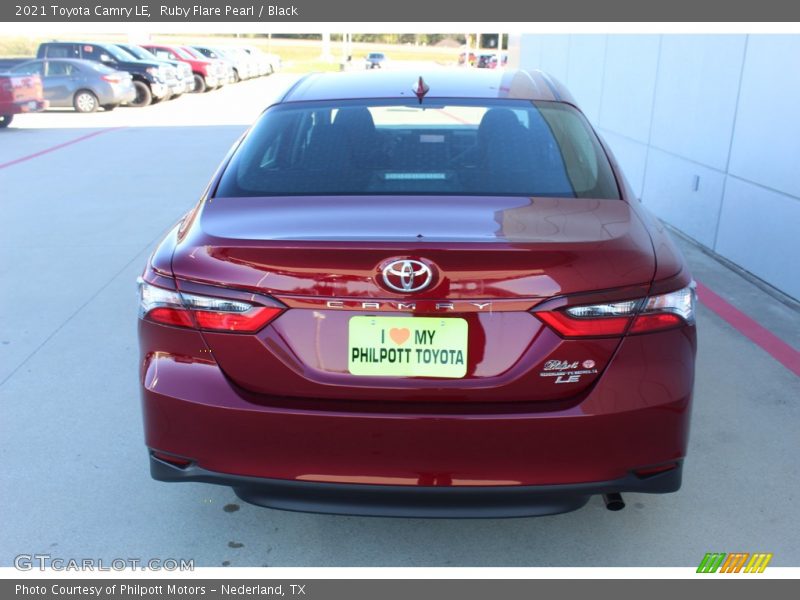 Ruby Flare Pearl / Black 2021 Toyota Camry LE