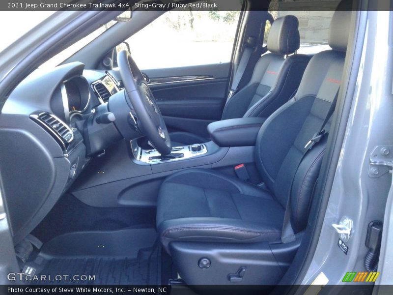 Front Seat of 2021 Grand Cherokee Trailhawk 4x4