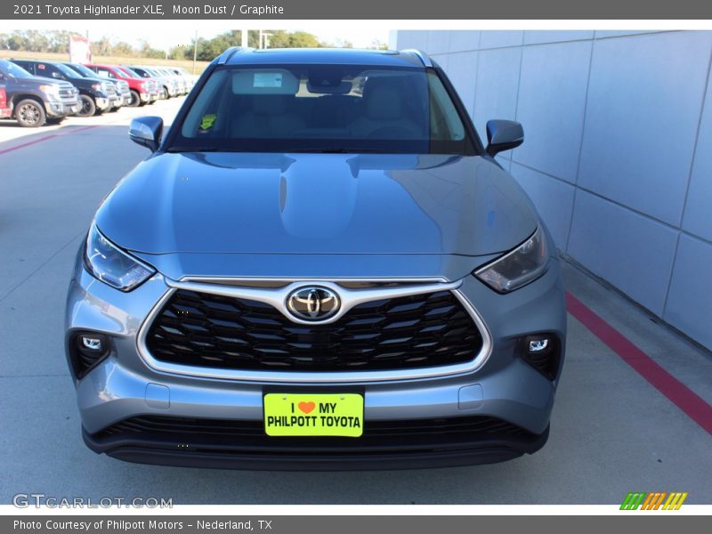 Moon Dust / Graphite 2021 Toyota Highlander XLE