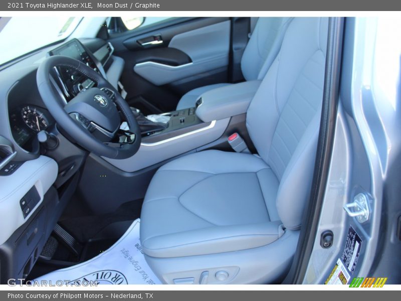 Moon Dust / Graphite 2021 Toyota Highlander XLE