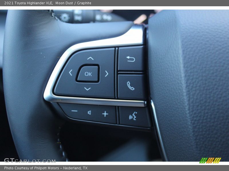 Moon Dust / Graphite 2021 Toyota Highlander XLE