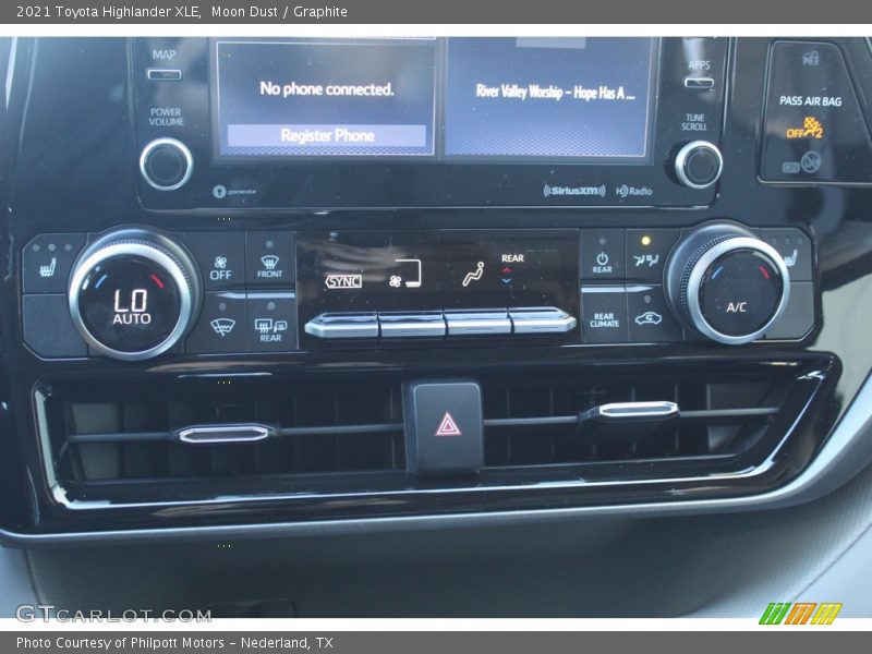 Moon Dust / Graphite 2021 Toyota Highlander XLE