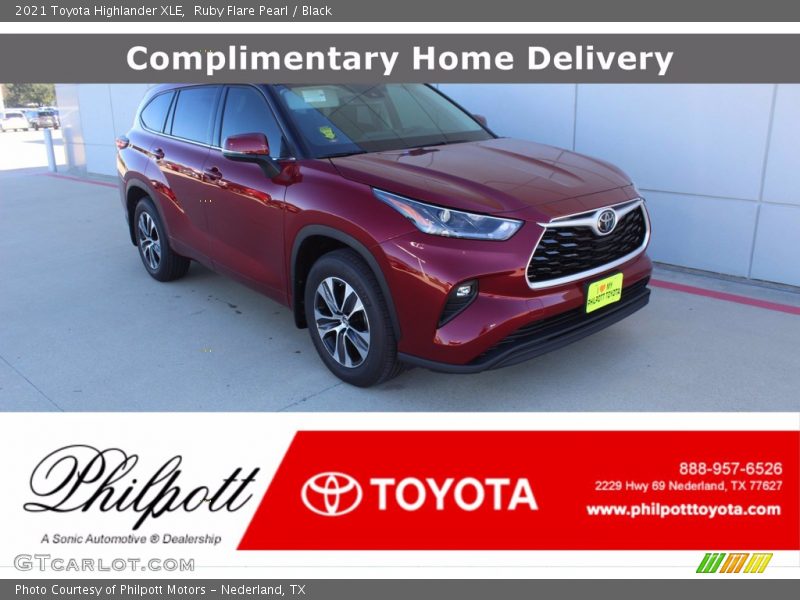 Ruby Flare Pearl / Black 2021 Toyota Highlander XLE
