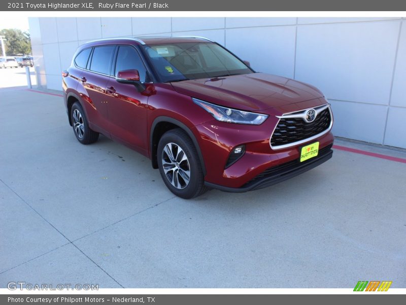Ruby Flare Pearl / Black 2021 Toyota Highlander XLE