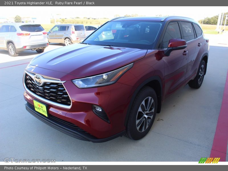 Ruby Flare Pearl / Black 2021 Toyota Highlander XLE