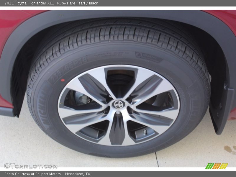Ruby Flare Pearl / Black 2021 Toyota Highlander XLE