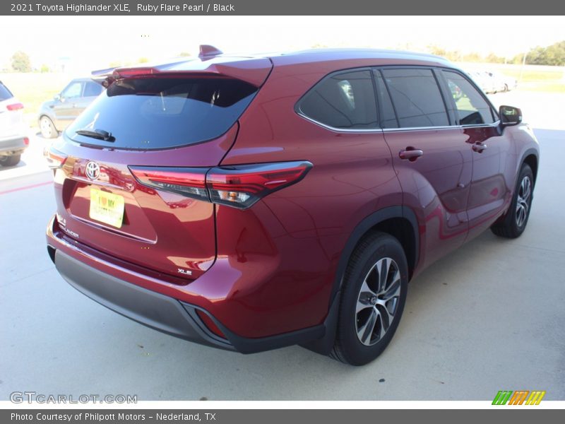 Ruby Flare Pearl / Black 2021 Toyota Highlander XLE