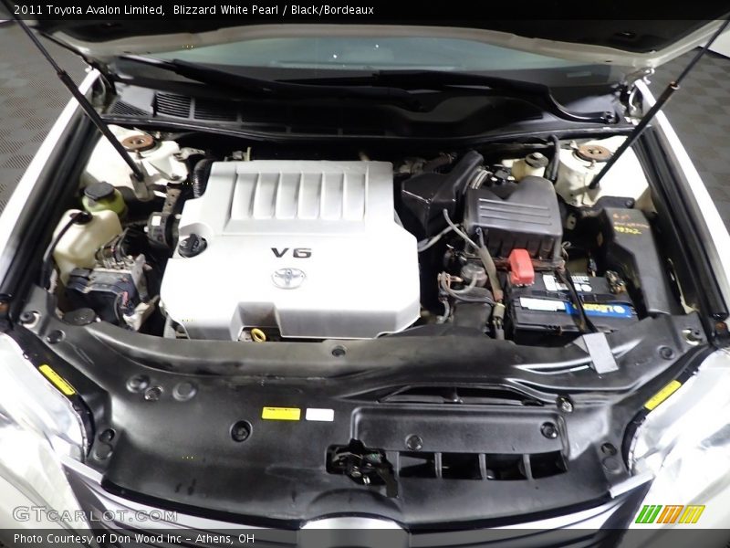 Blizzard White Pearl / Black/Bordeaux 2011 Toyota Avalon Limited