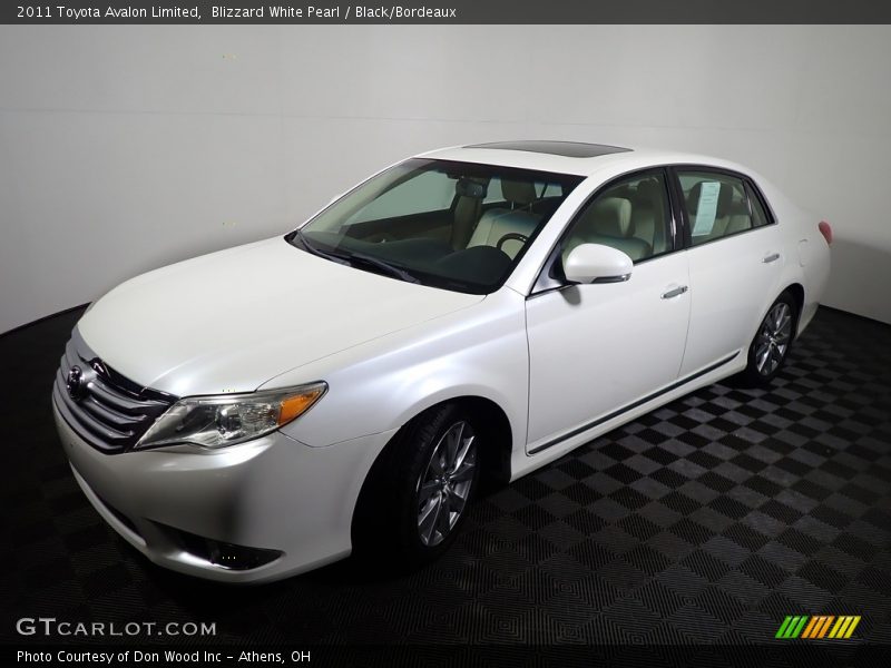 Blizzard White Pearl / Black/Bordeaux 2011 Toyota Avalon Limited