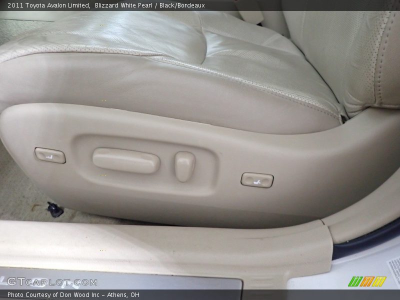 Blizzard White Pearl / Black/Bordeaux 2011 Toyota Avalon Limited