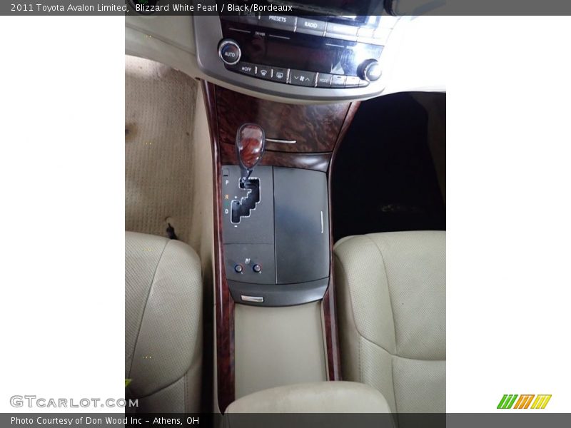 Blizzard White Pearl / Black/Bordeaux 2011 Toyota Avalon Limited