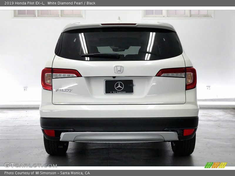 White Diamond Pearl / Black 2019 Honda Pilot EX-L