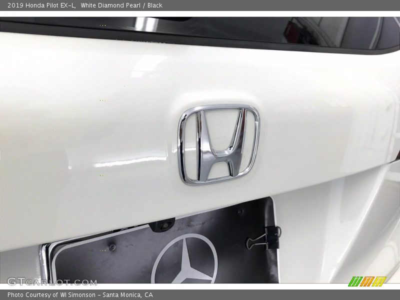 White Diamond Pearl / Black 2019 Honda Pilot EX-L