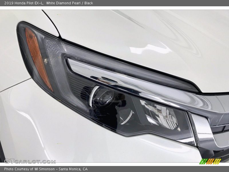 White Diamond Pearl / Black 2019 Honda Pilot EX-L