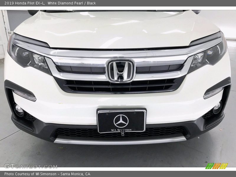 White Diamond Pearl / Black 2019 Honda Pilot EX-L