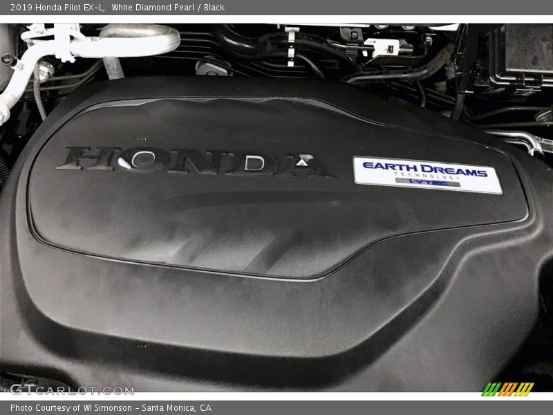 White Diamond Pearl / Black 2019 Honda Pilot EX-L