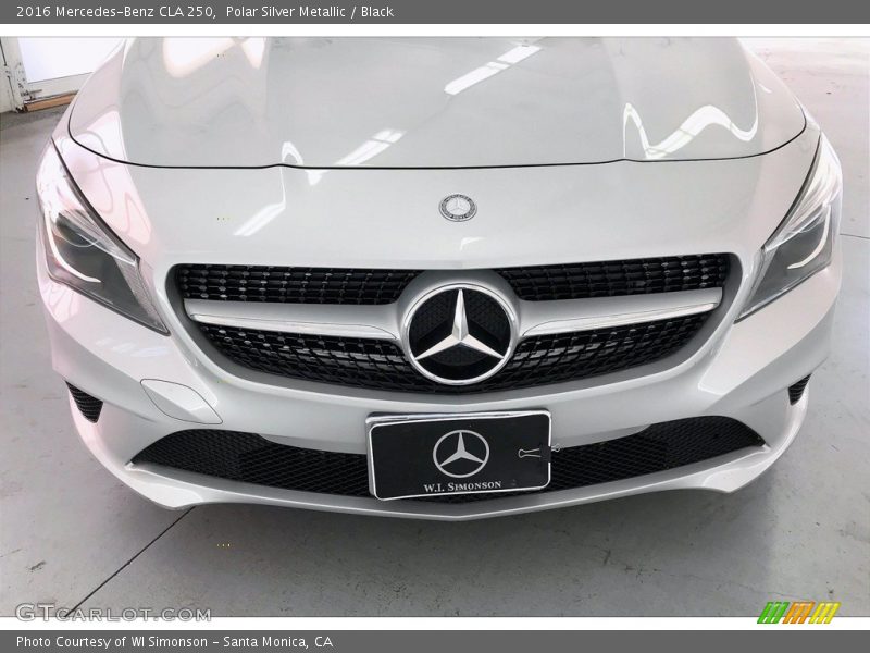 Polar Silver Metallic / Black 2016 Mercedes-Benz CLA 250
