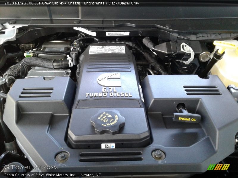 Bright White / Black/Diesel Gray 2020 Ram 3500 SLT Crew Cab 4x4 Chassis