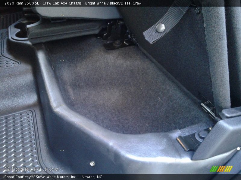 Bright White / Black/Diesel Gray 2020 Ram 3500 SLT Crew Cab 4x4 Chassis
