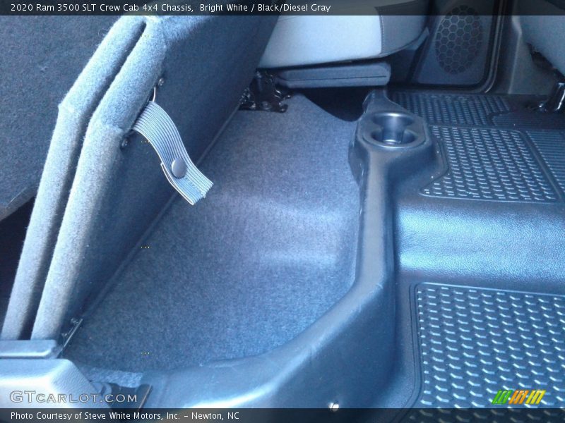 Bright White / Black/Diesel Gray 2020 Ram 3500 SLT Crew Cab 4x4 Chassis
