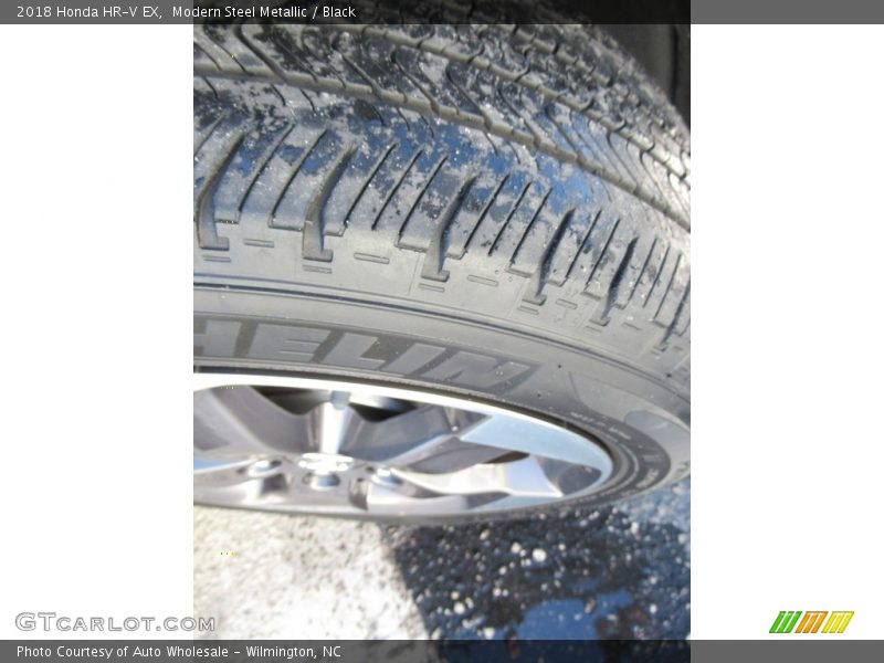 Modern Steel Metallic / Black 2018 Honda HR-V EX