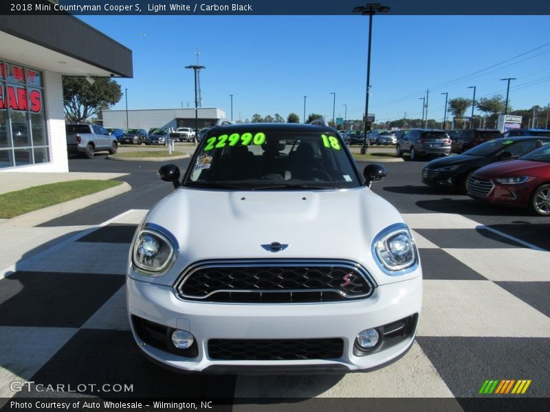 Light White / Carbon Black 2018 Mini Countryman Cooper S